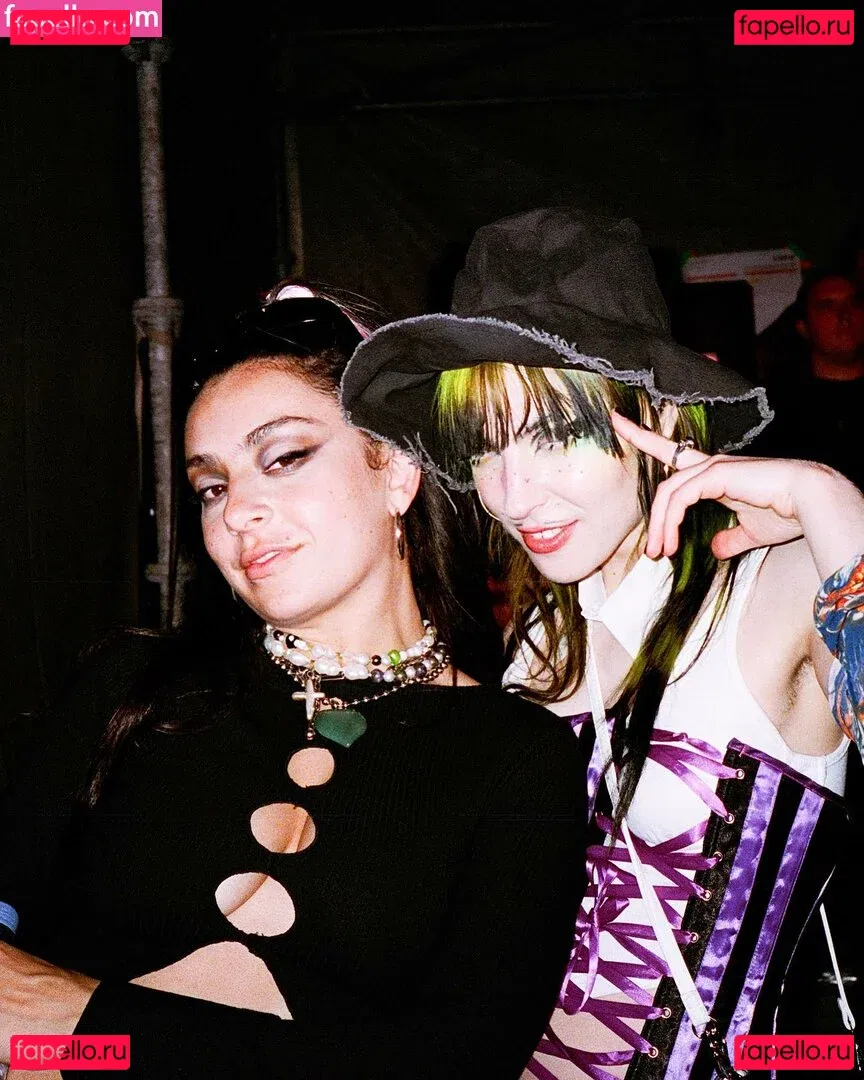 Charli XCX / charli_xcx / charlignarly Onlyfans Photo Gallery 