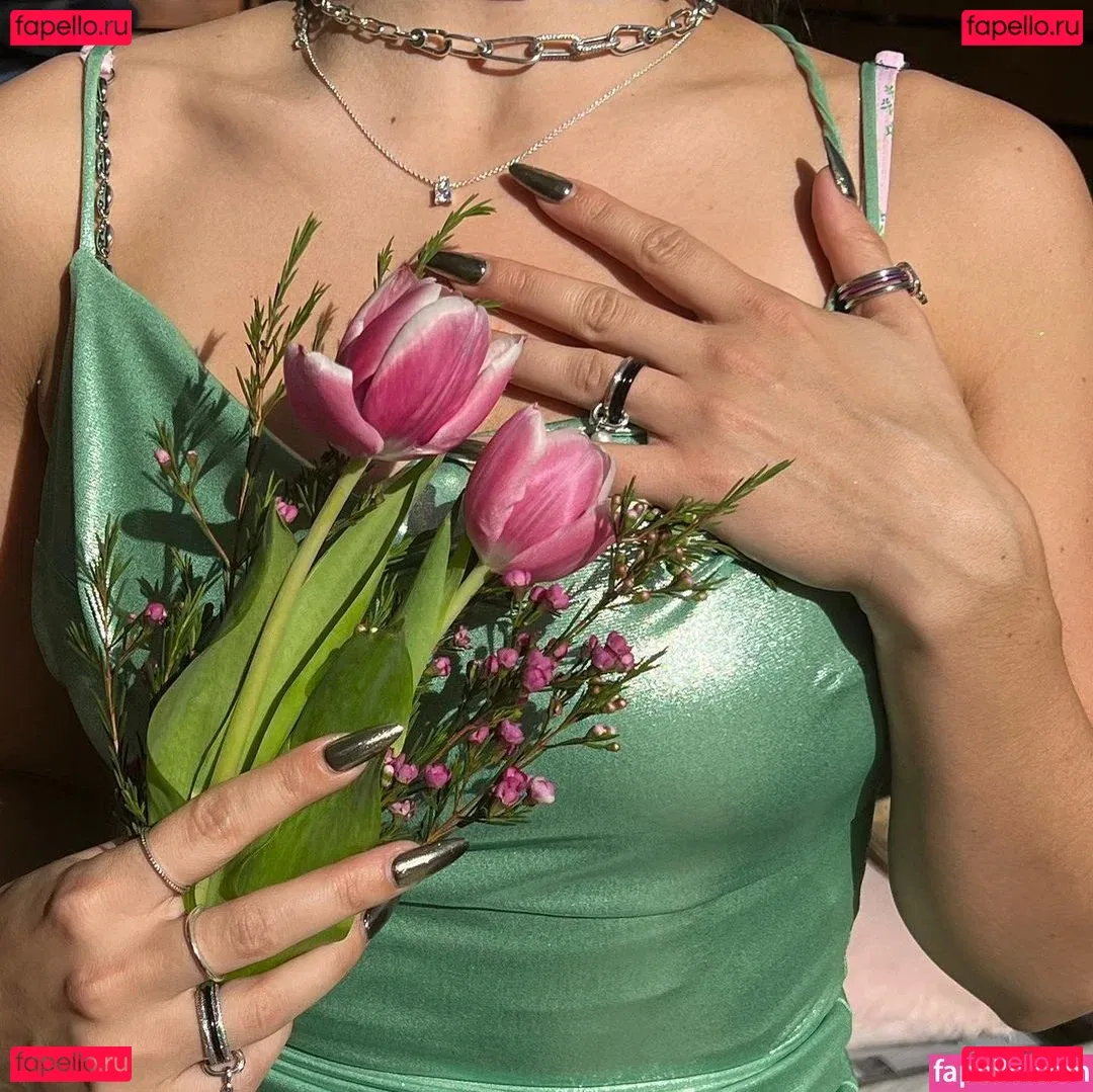 Charli XCX / charli_xcx / charlignarly Onlyfans Photo Gallery 