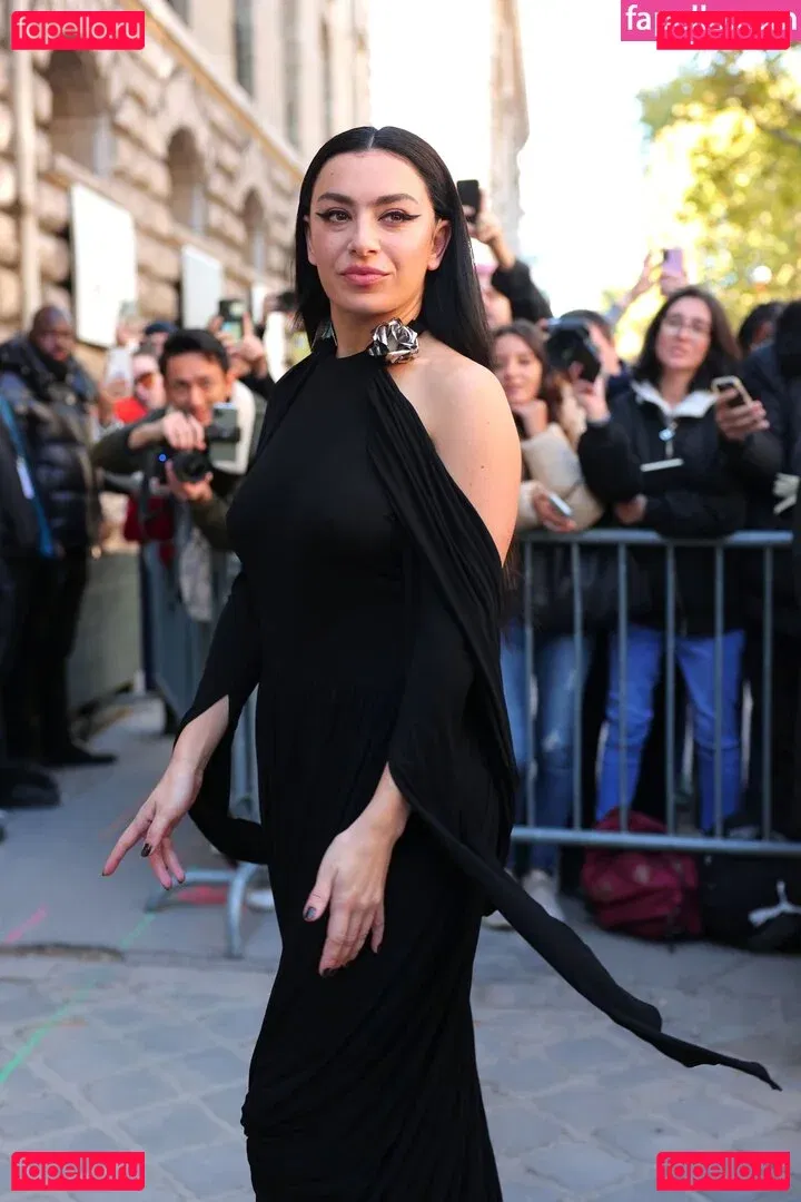 Charli XCX / charli_xcx / charlignarly Onlyfans Photo Gallery 