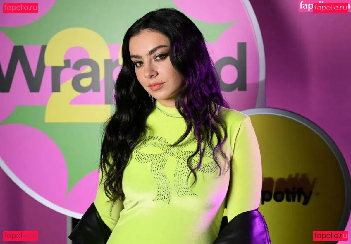 Charli XCX / charli_xcx / charlignarly Onlyfans Photo Gallery 