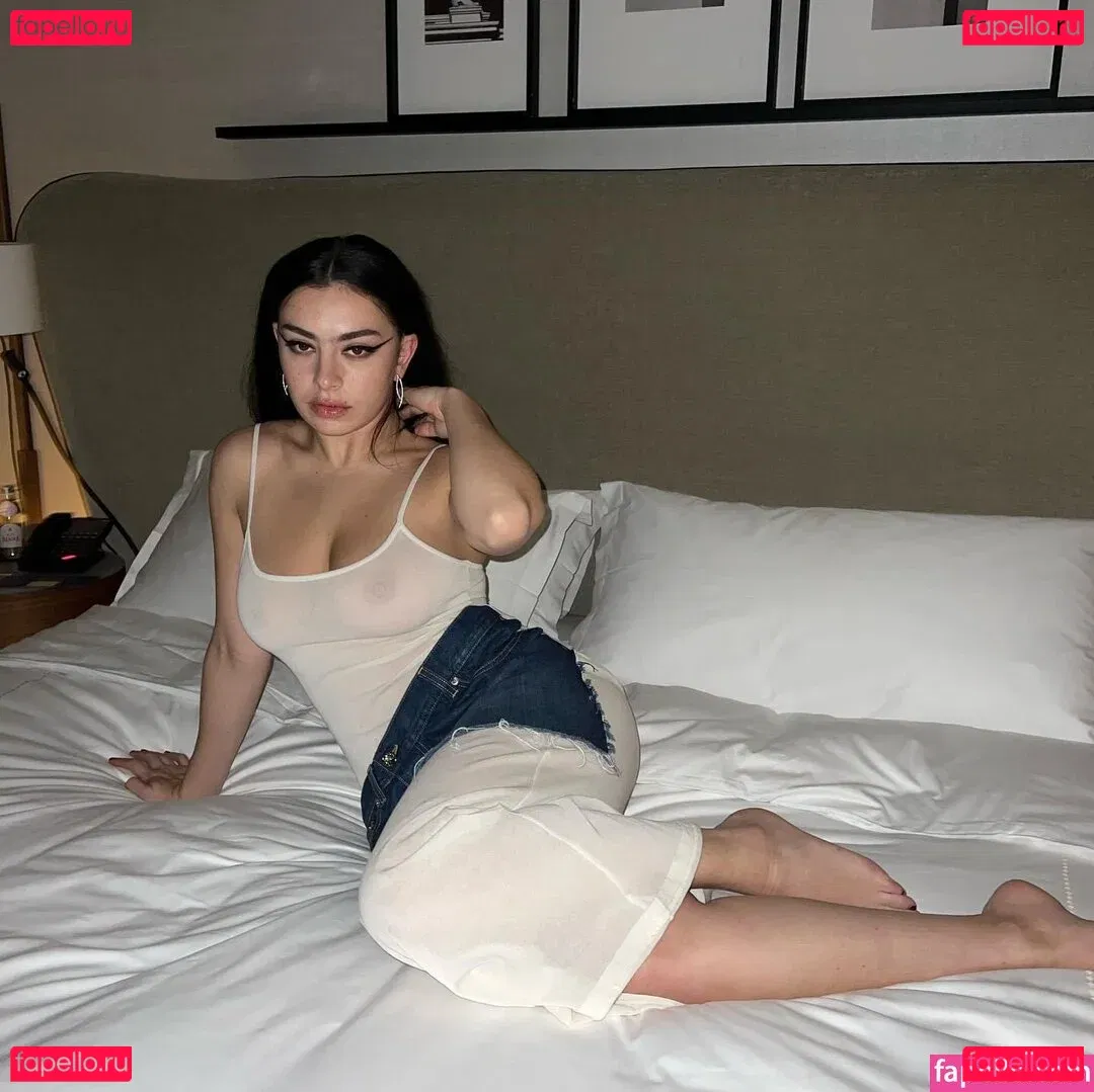 Charli XCX / charli_xcx / charlignarly Onlyfans Photo Gallery 