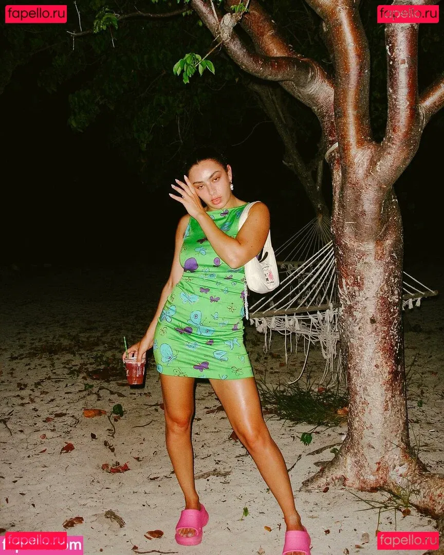 Charli XCX / charli_xcx / charlignarly Onlyfans Photo Gallery 