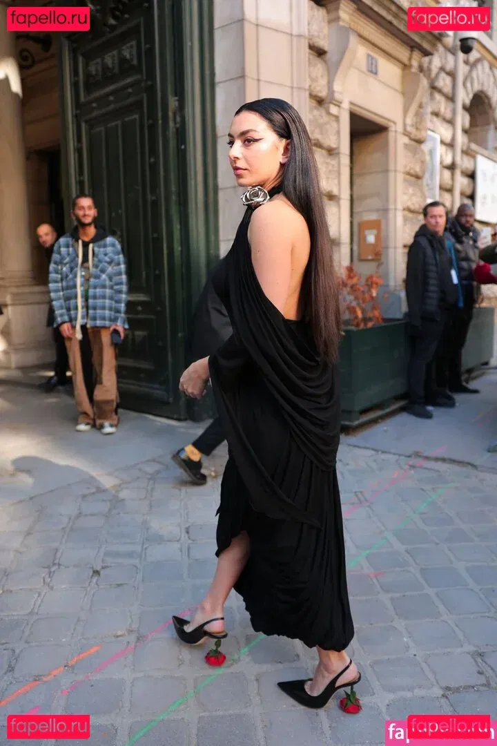 Charli XCX / charli_xcx / charlignarly Onlyfans Photo Gallery 