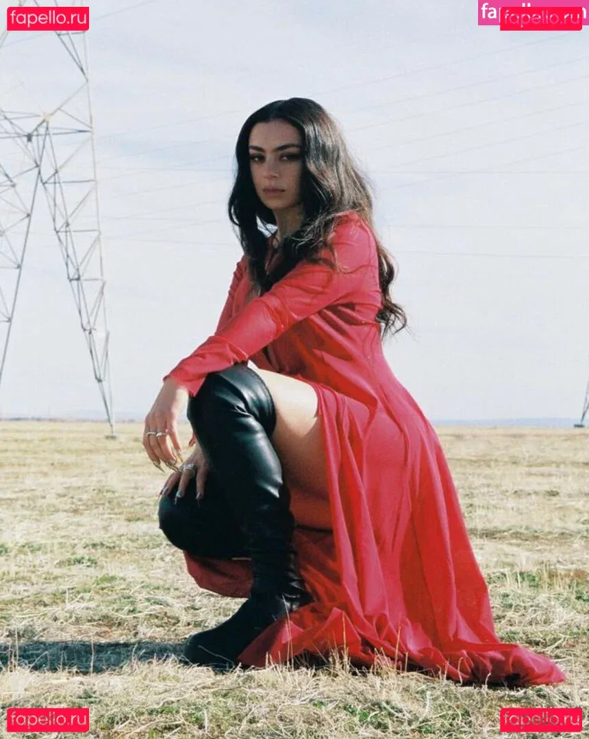 Charli XCX / charli_xcx / charlignarly Onlyfans Photo Gallery 