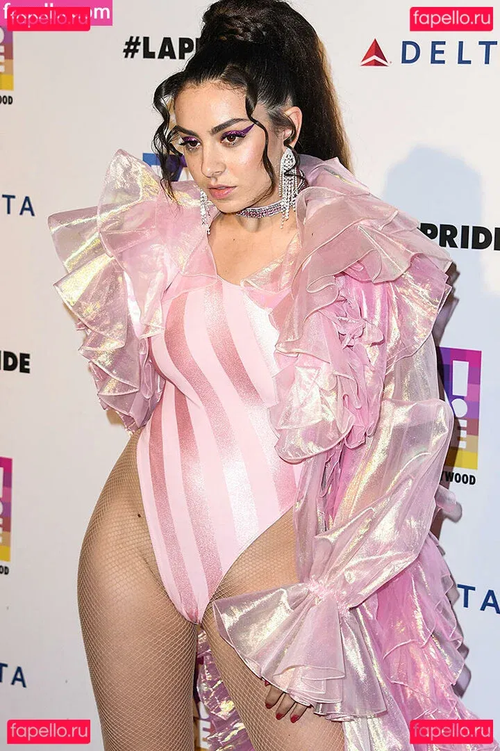 Charli XCX / charli_xcx / charlignarly Onlyfans Photo Gallery 