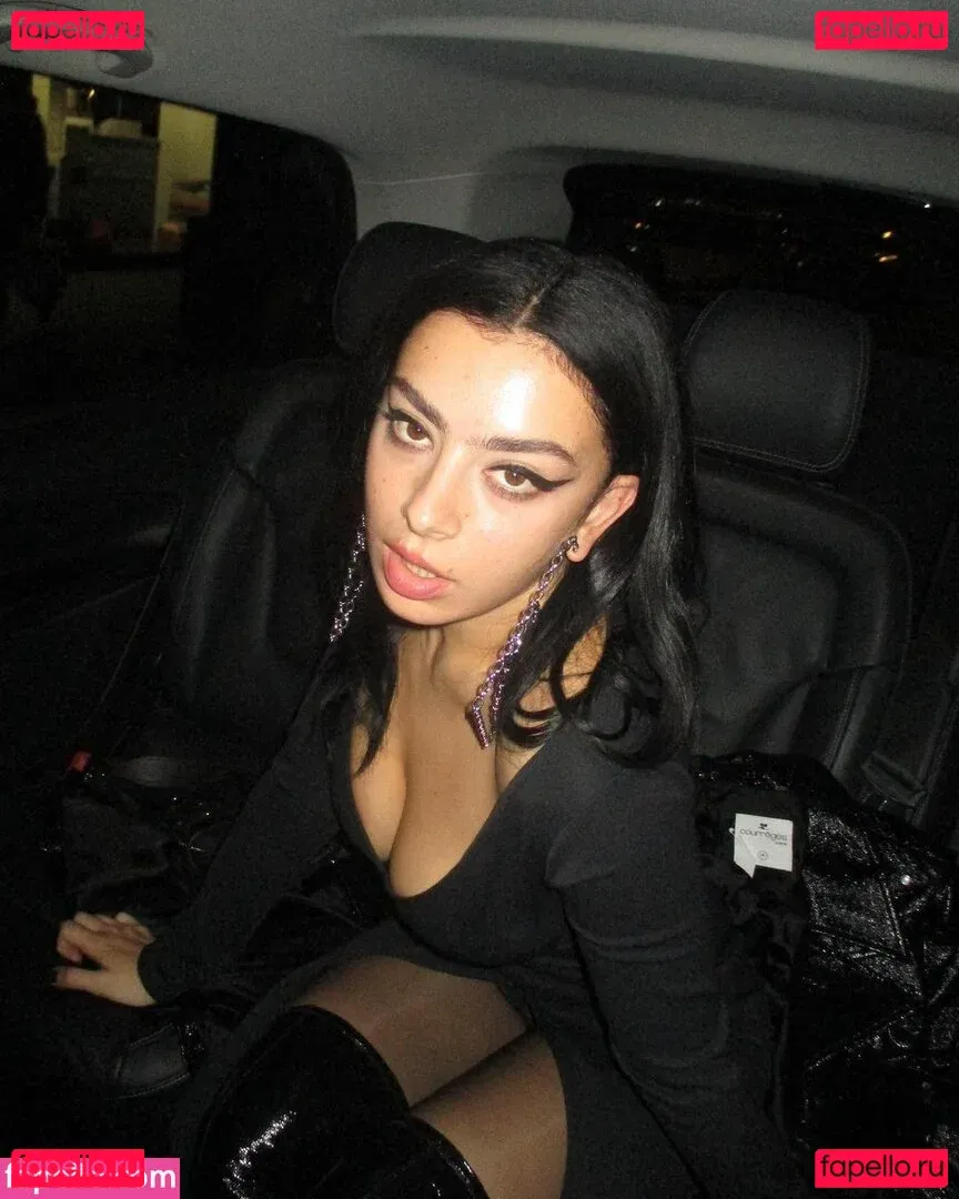 Charli XCX / charli_xcx / charlignarly Onlyfans Photo Gallery 