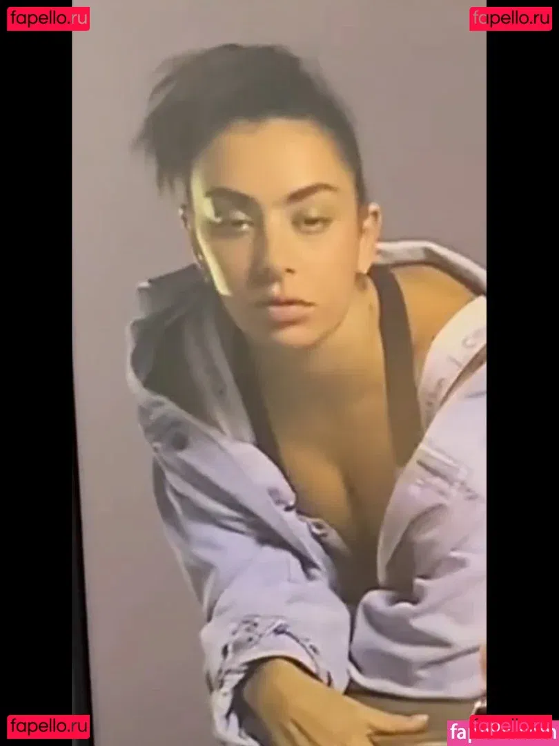 Charli XCX / charli_xcx / charlignarly Onlyfans Photo Gallery 