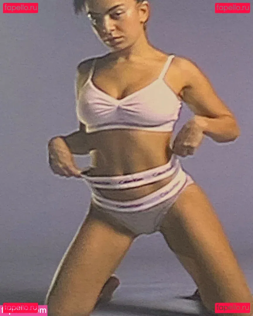 Charli XCX / charli_xcx / charlignarly Onlyfans Photo Gallery 