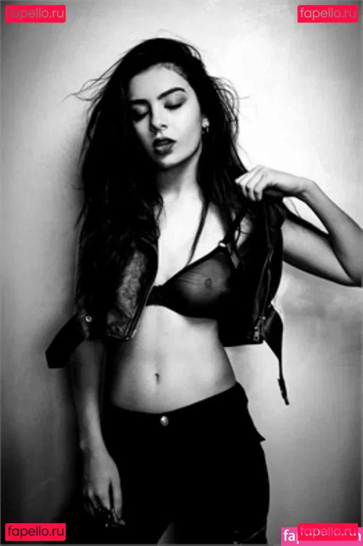 Charli XCX / charli_xcx / charlignarly Onlyfans Photo Gallery 