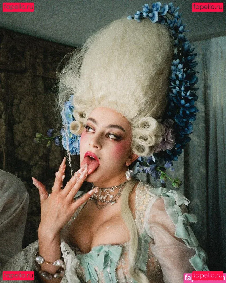 Charli XCX / charli_xcx / charlignarly Onlyfans Photo Gallery 