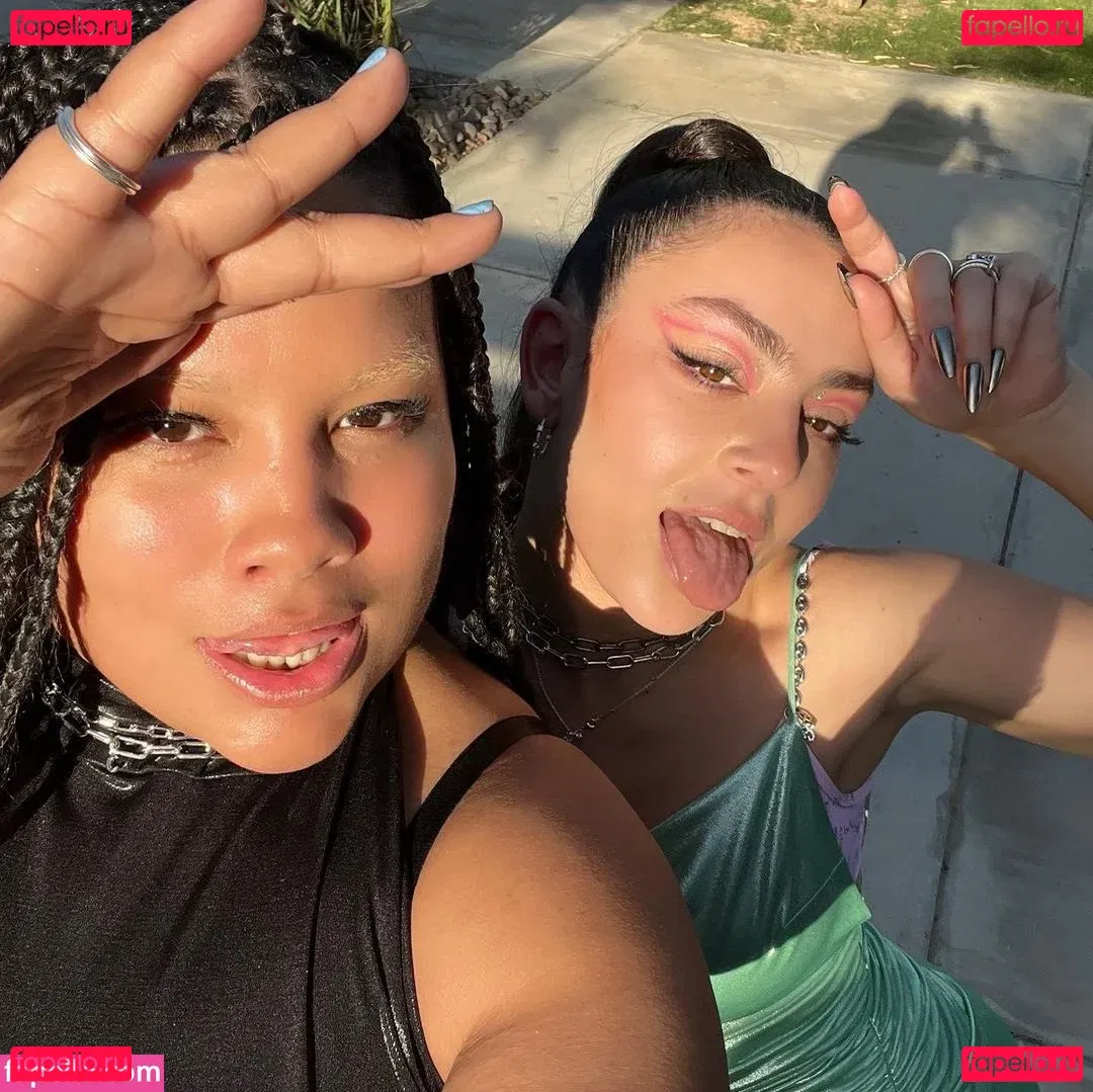 Charli XCX / charli_xcx / charlignarly Onlyfans Photo Gallery 