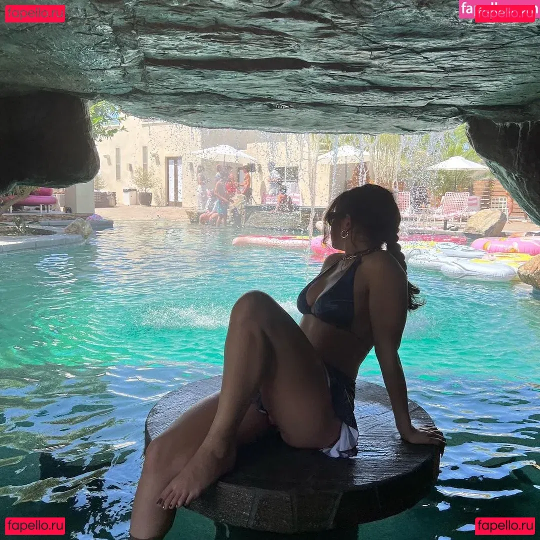 Charli XCX / charli_xcx / charlignarly Onlyfans Photo Gallery 