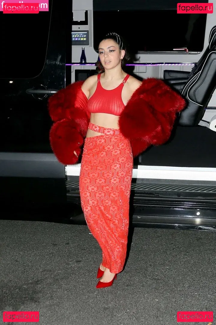 Charli XCX / charli_xcx / charlignarly Onlyfans Photo Gallery 