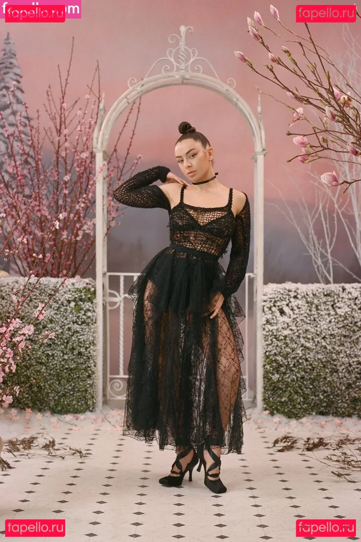 Charli XCX / charli_xcx / charlignarly Onlyfans Photo Gallery 