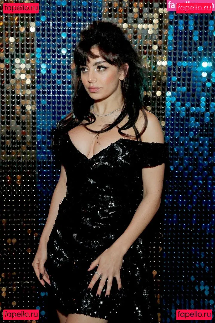 Charli XCX / charli_xcx / charlignarly Onlyfans Photo Gallery 