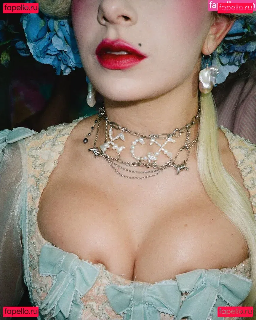 Charli XCX / charli_xcx / charlignarly Onlyfans Photo Gallery 