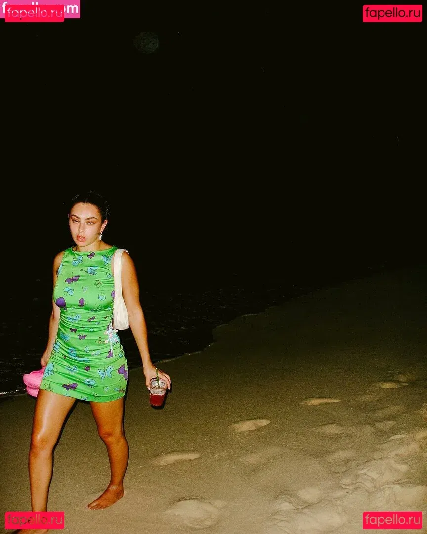 Charli XCX / charli_xcx / charlignarly Onlyfans Photo Gallery 