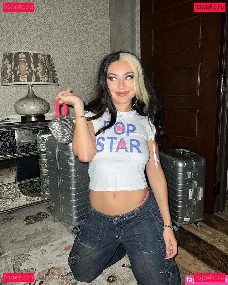 Charli XCX / charli_xcx / charlignarly Onlyfans Photo Gallery 