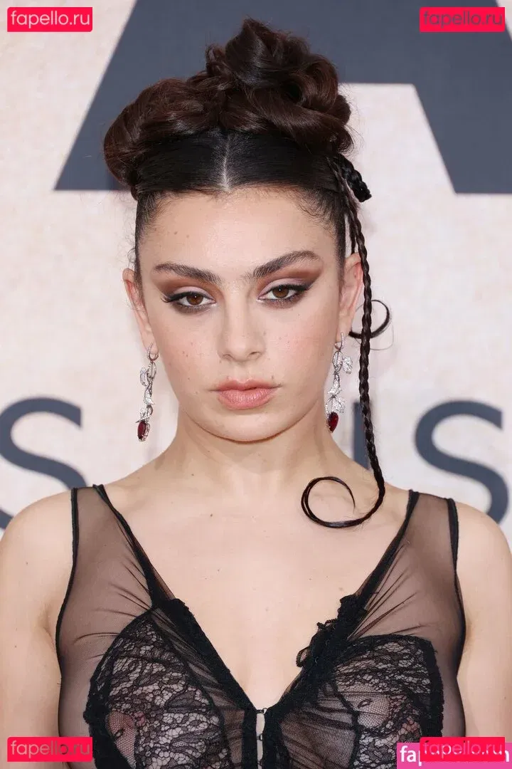 Charli XCX / charli_xcx / charlignarly Onlyfans Photo Gallery 