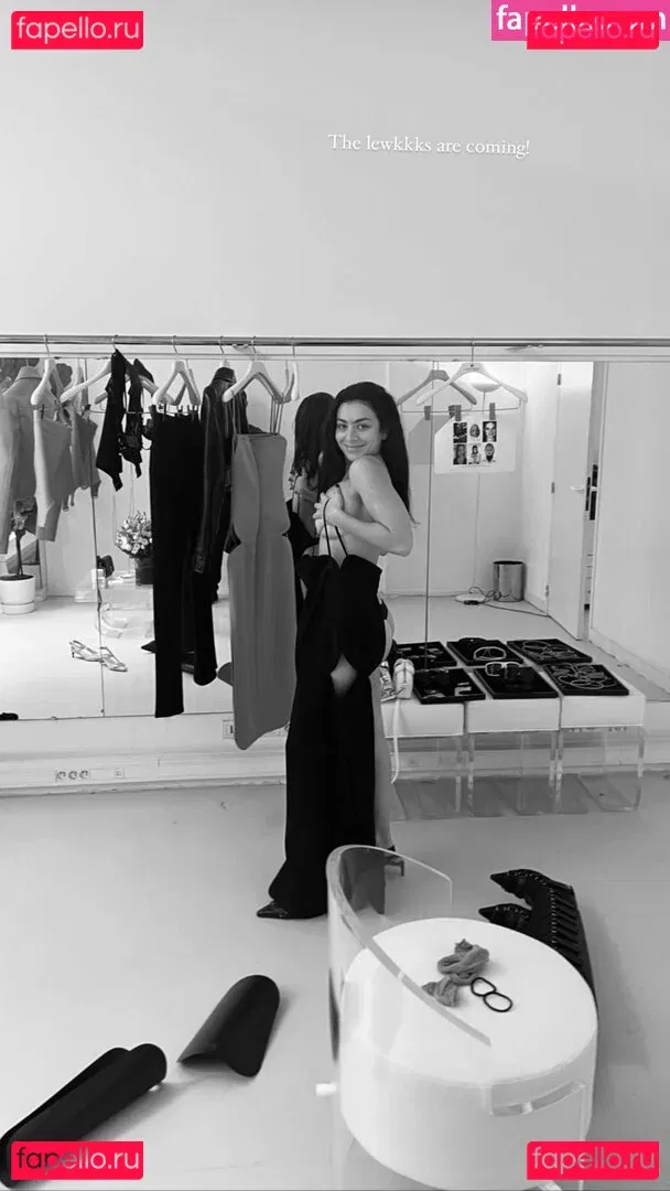 Charli XCX / charli_xcx / charlignarly Onlyfans Photo Gallery 