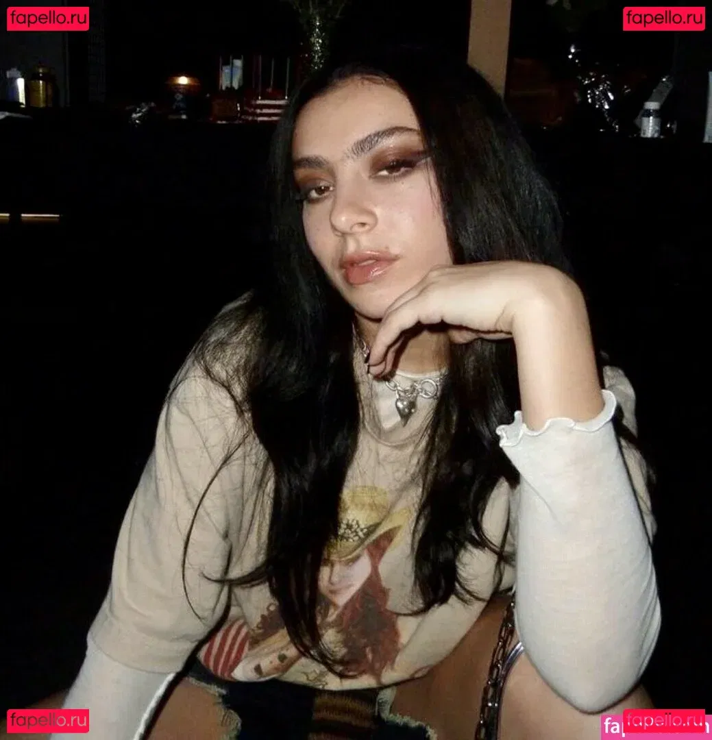 Charli XCX / charli_xcx / charlignarly Onlyfans Photo Gallery 