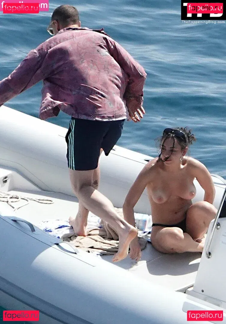 Charli XCX / charli_xcx / charlignarly Onlyfans Photo Gallery 