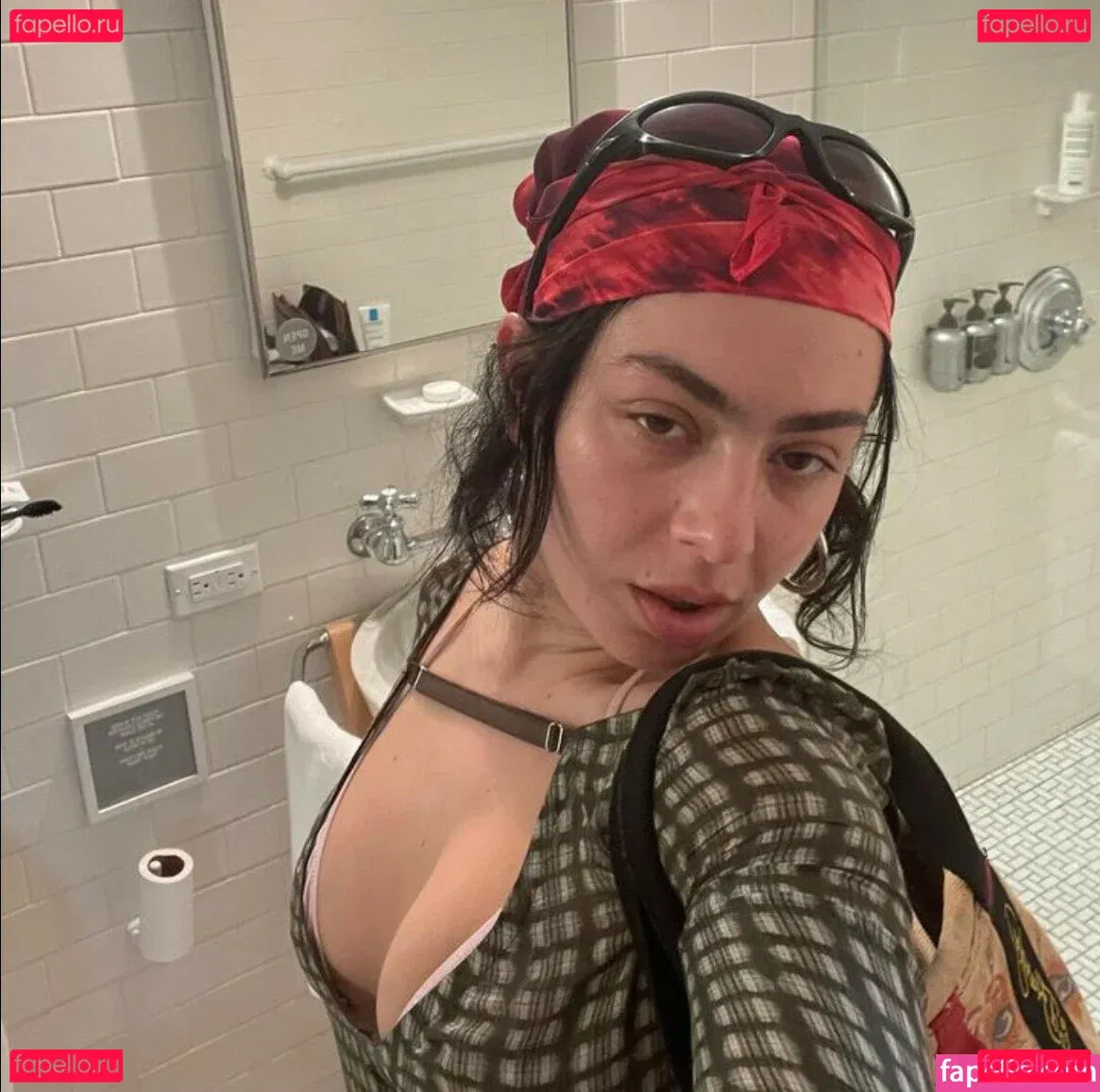 Charli XCX / charli_xcx / charlignarly Onlyfans Photo Gallery 