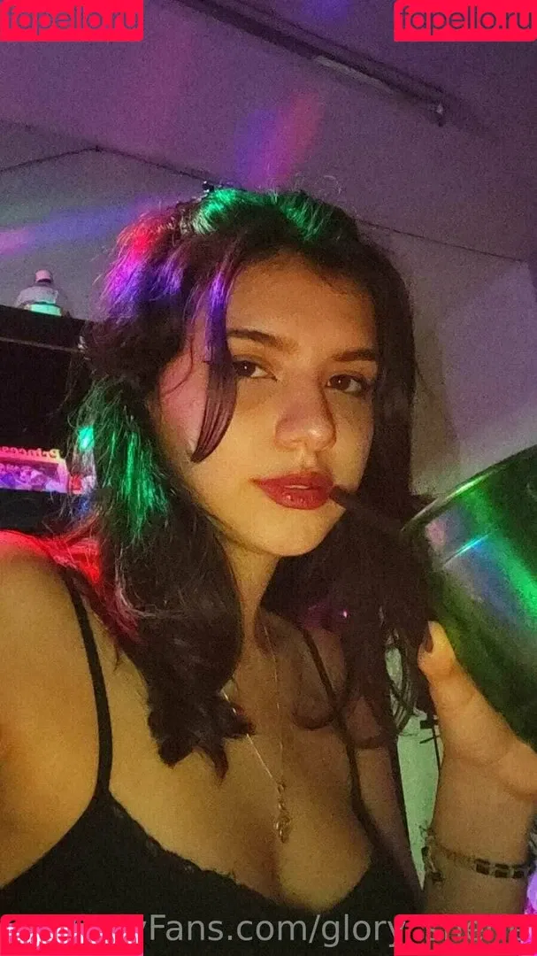 LightOnion58 / latina_mariaa / marialatina___ Onlyfans Photo Gallery 