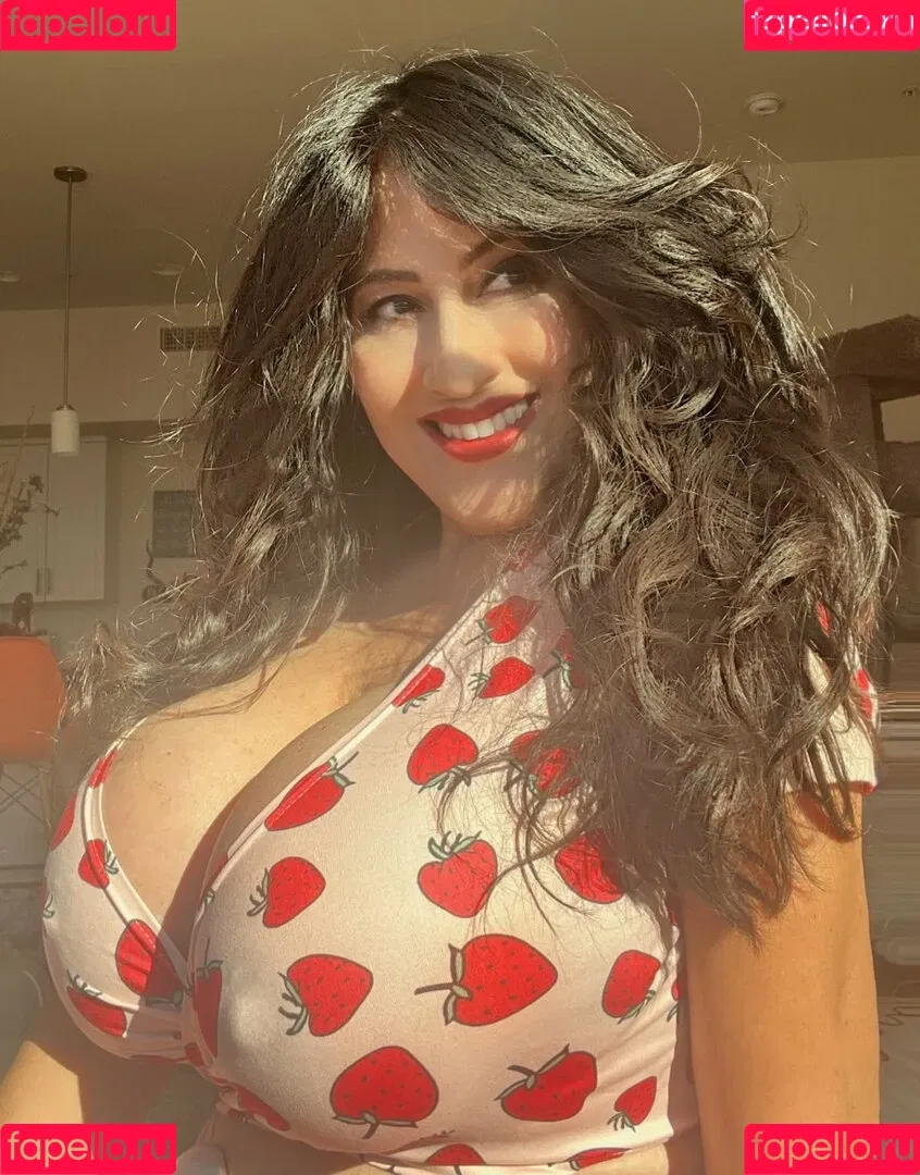 Antonella / antonelaroccuzzo / antonella_a30 / antonella_chinita / antonellakahllo / antonellamaria Onlyfans Photo Gallery 