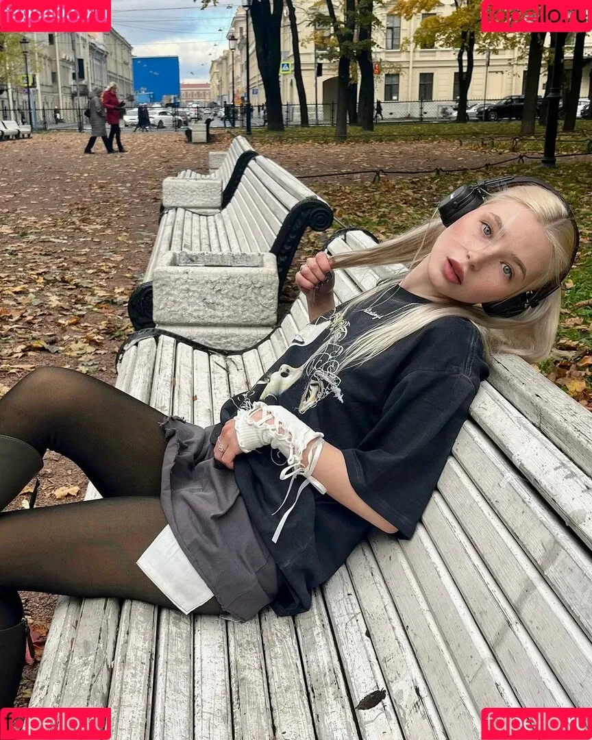 alireons / alisatvoya / realalisa / Алиса Твоя Onlyfans Photo Gallery 