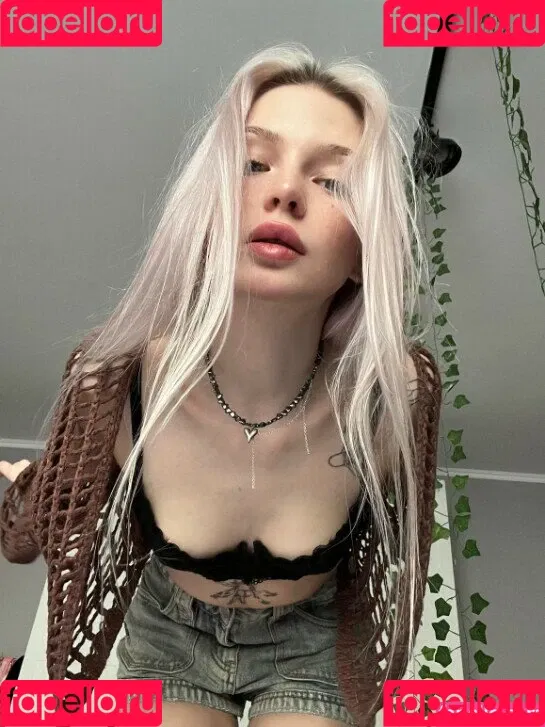 alireons / alisatvoya / realalisa / Алиса Твоя Onlyfans Photo Gallery 