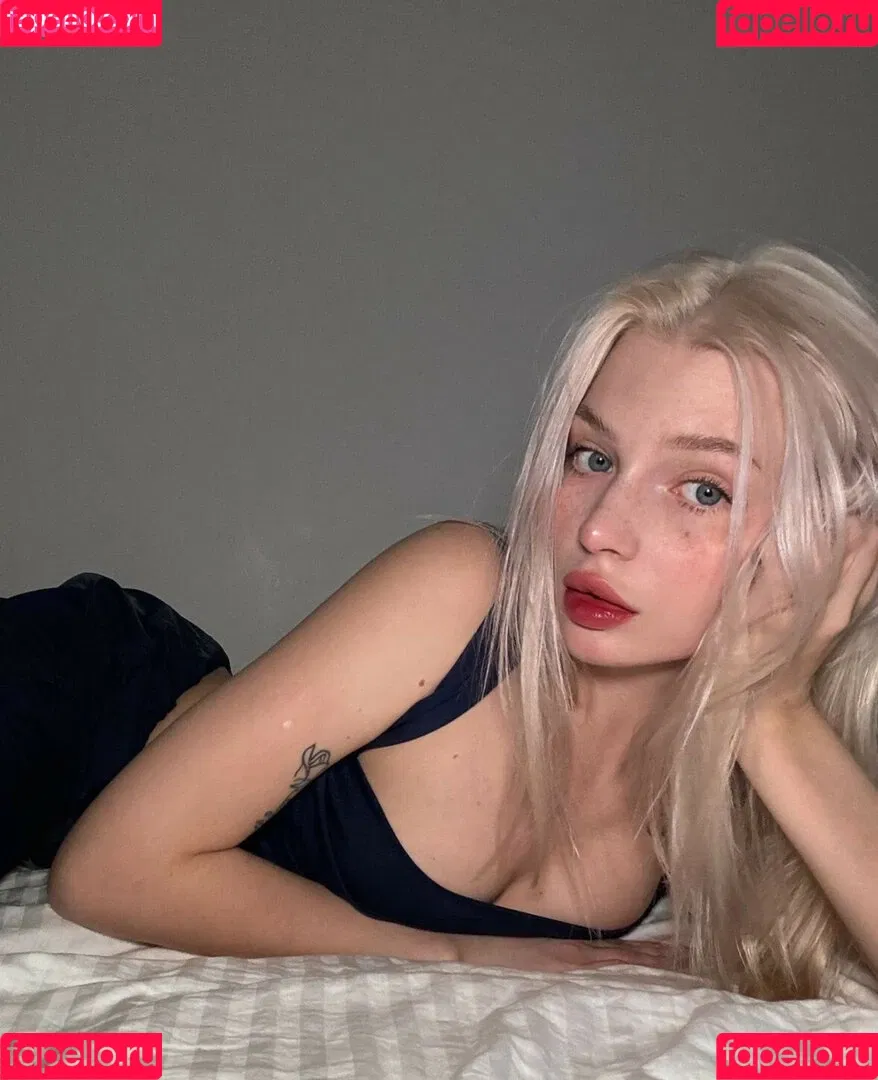 alireons / alisatvoya / realalisa / Алиса Твоя Onlyfans Photo Gallery 