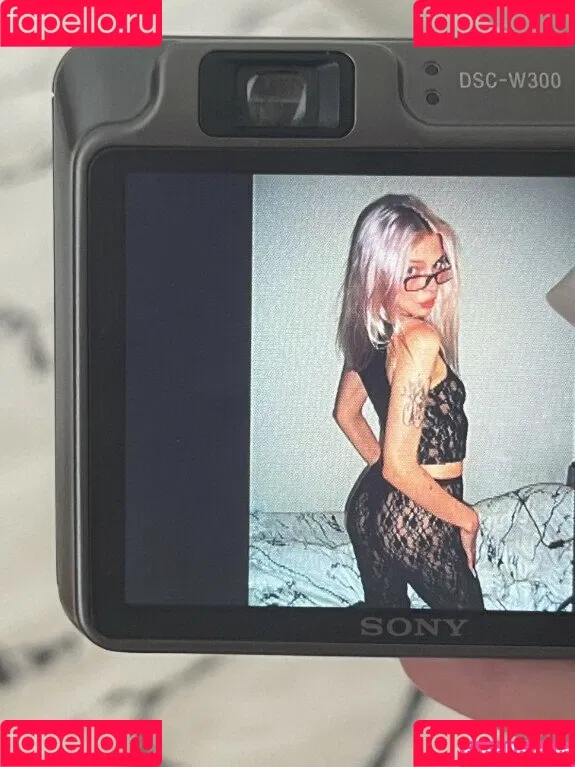 alireons / alisatvoya / realalisa / Алиса Твоя Onlyfans Photo Gallery 