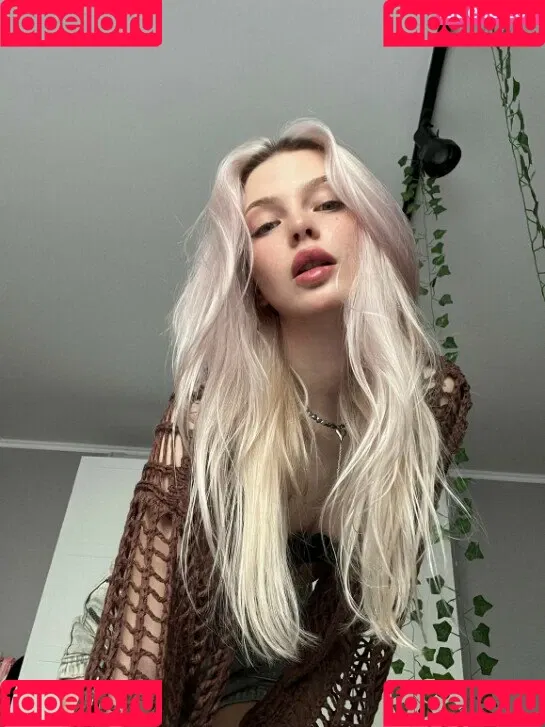 alireons / alisatvoya / realalisa / Алиса Твоя Onlyfans Photo Gallery 