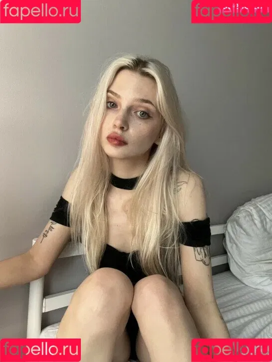 alireons / alisatvoya / realalisa / Алиса Твоя Onlyfans Photo Gallery 