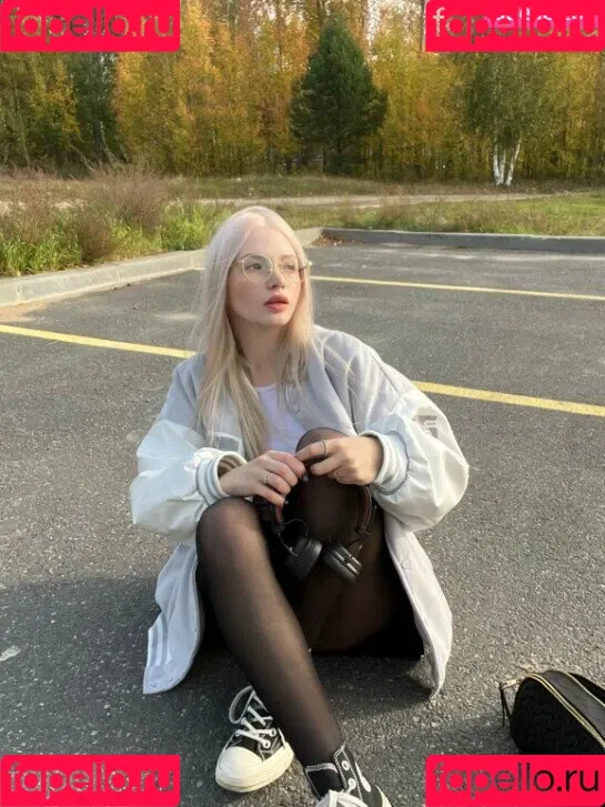 alireons / alisatvoya / realalisa / Алиса Твоя Onlyfans Photo Gallery 