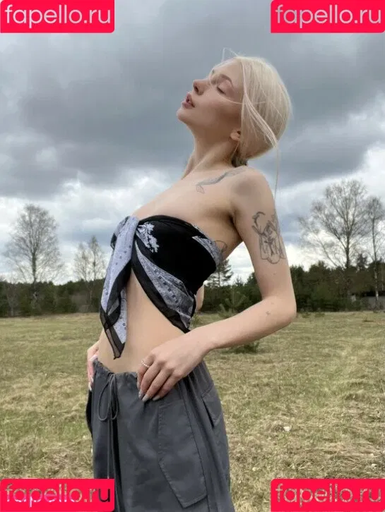 alireons / alisatvoya / realalisa / Алиса Твоя Onlyfans Photo Gallery 