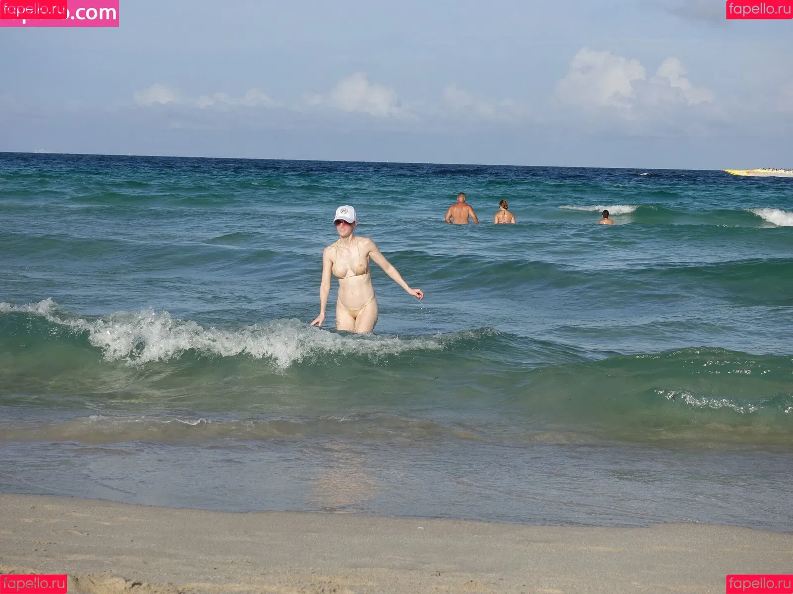 MiaExhib / https: / mia_exhib Onlyfans Photo Gallery 