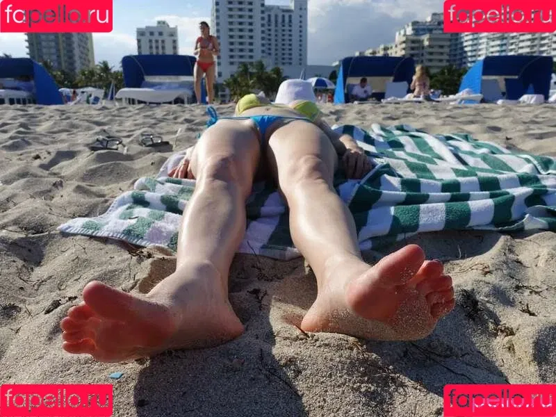 MiaExhib / https: / mia_exhib Onlyfans Photo Gallery 