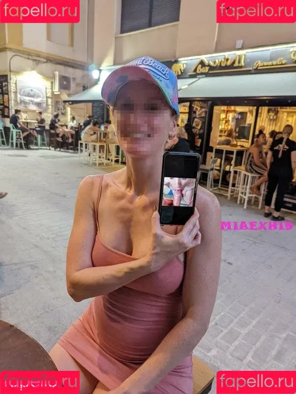 MiaExhib / https: / mia_exhib Onlyfans Photo Gallery 
