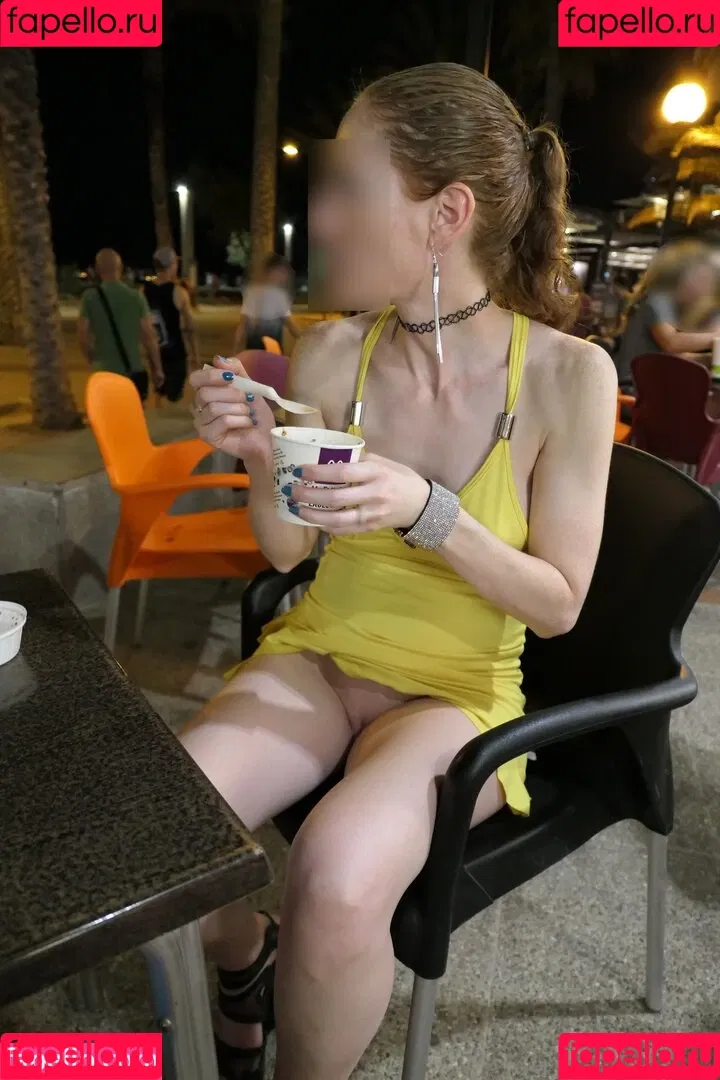 MiaExhib / https: / mia_exhib Onlyfans Photo Gallery 