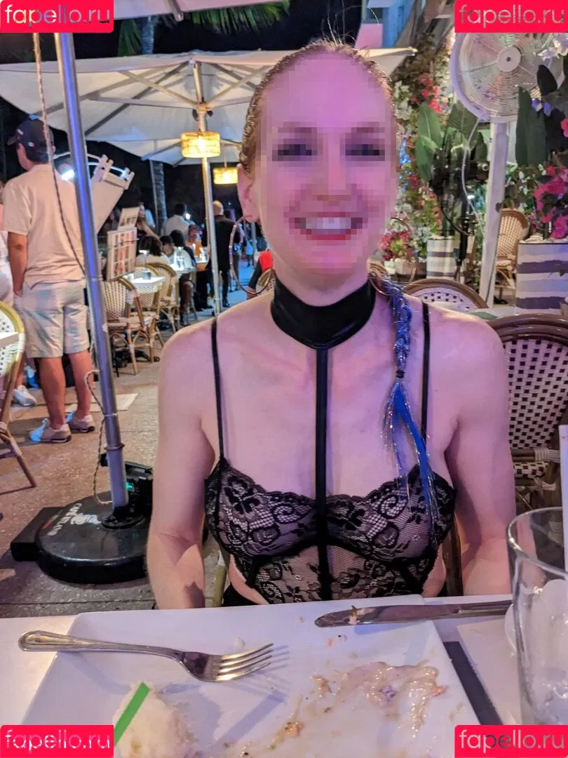 MiaExhib / https: / mia_exhib Onlyfans Photo Gallery 
