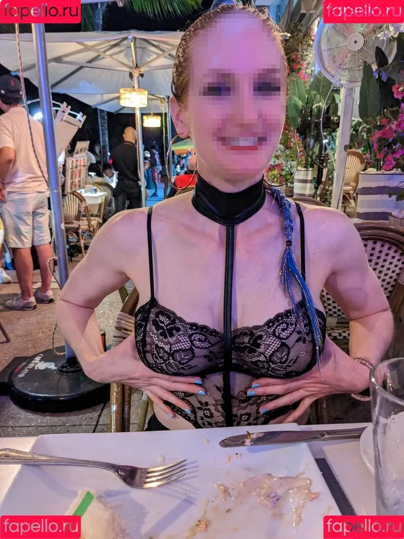 MiaExhib / https: / mia_exhib Onlyfans Photo Gallery 