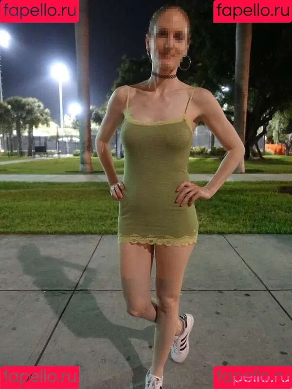 MiaExhib / https: / mia_exhib Onlyfans Photo Gallery 