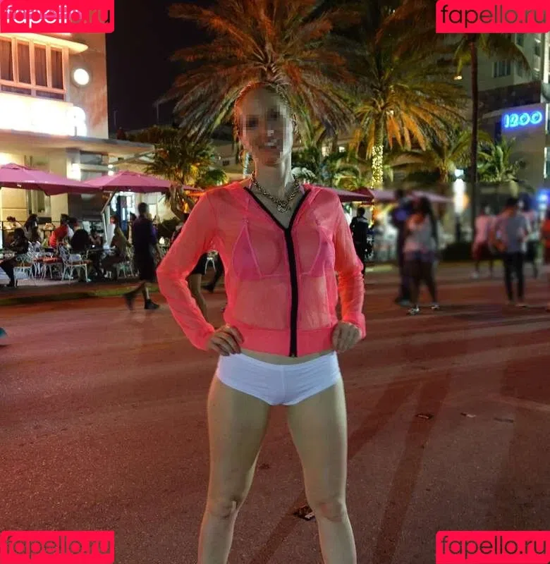 MiaExhib / https: / mia_exhib Onlyfans Photo Gallery 