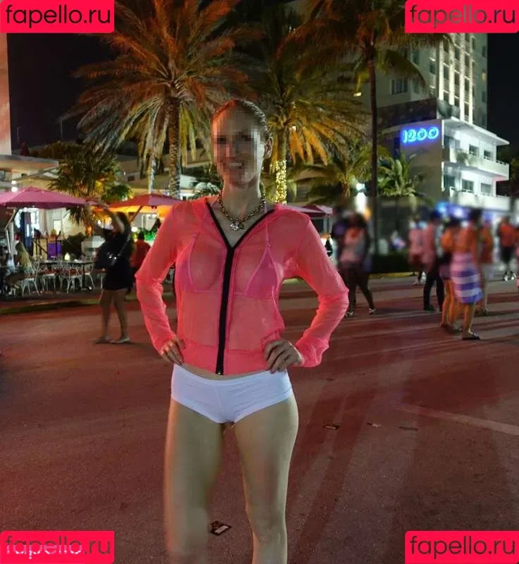 MiaExhib / https: / mia_exhib Onlyfans Photo Gallery 