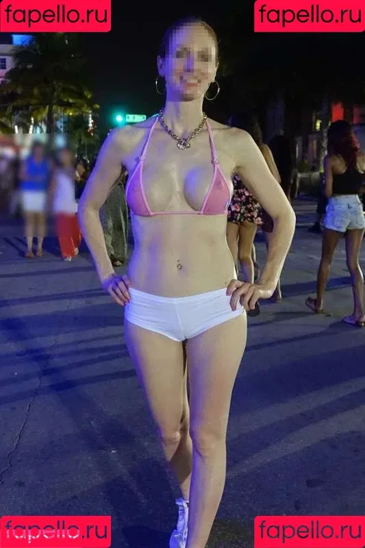 MiaExhib / https: / mia_exhib Onlyfans Photo Gallery 