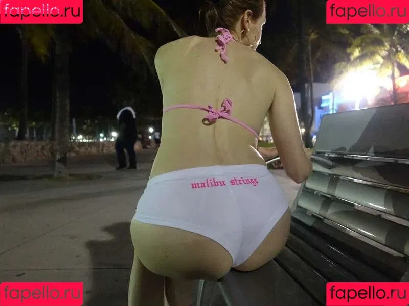 MiaExhib / https: / mia_exhib Onlyfans Photo Gallery 