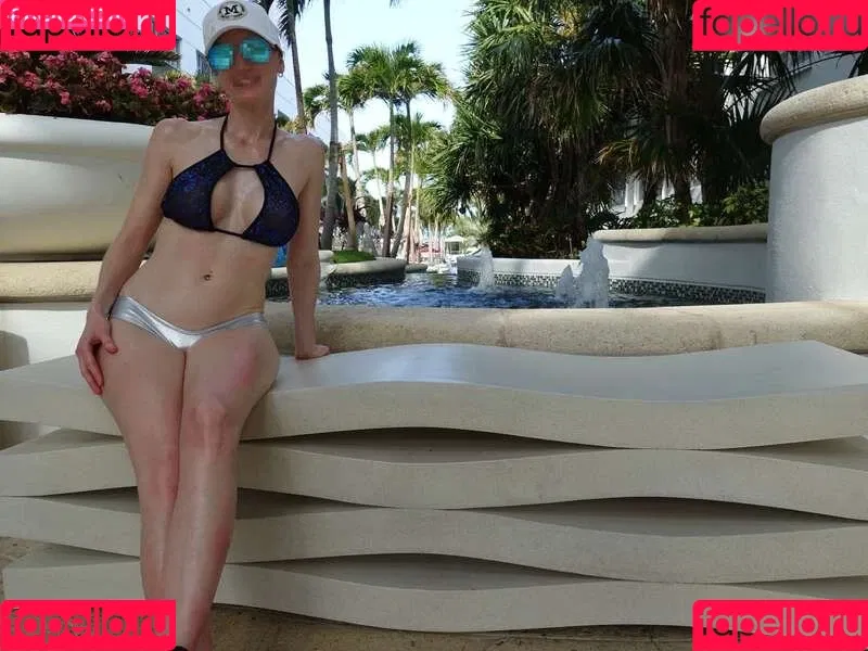 MiaExhib / https: / mia_exhib Onlyfans Photo Gallery 