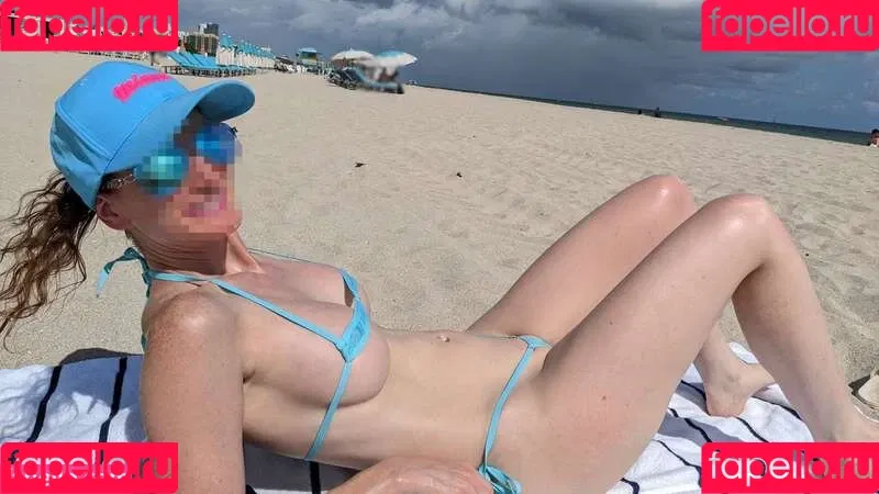 MiaExhib / https: / mia_exhib Onlyfans Photo Gallery 